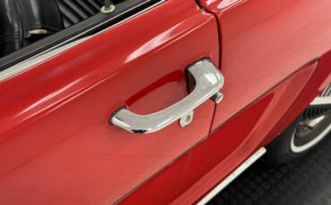 Ford-Mustang-1965-Rangoon-Red-Black-21