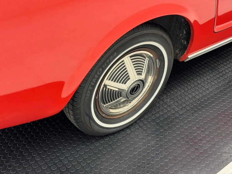 Ford-Mustang-1965-Rangoon-Red-Black-24