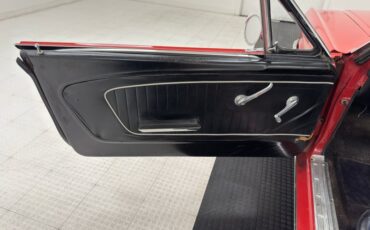 Ford-Mustang-1965-Rangoon-Red-Black-3