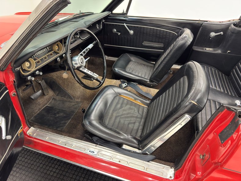 Ford-Mustang-1965-Rangoon-Red-Black-42