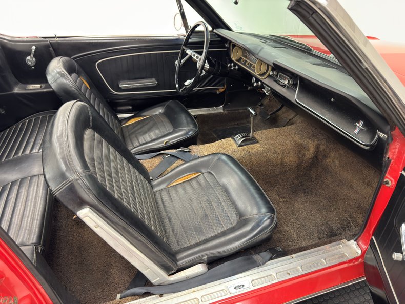 Ford-Mustang-1965-Rangoon-Red-Black-46