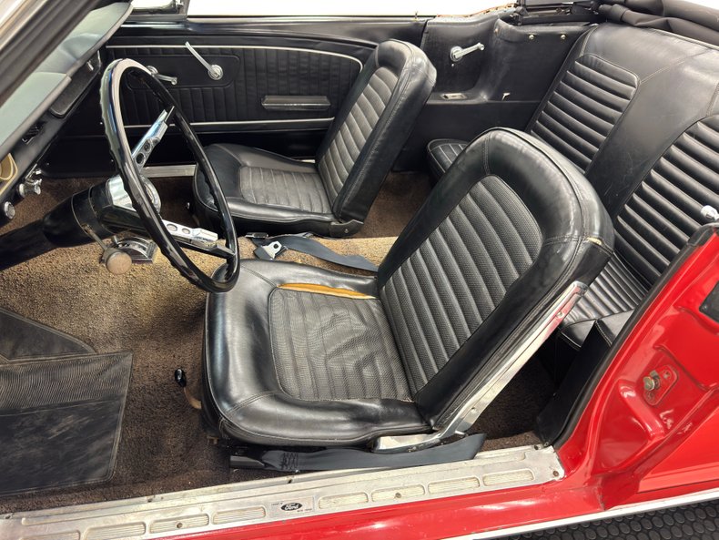 Ford-Mustang-1965-Rangoon-Red-Black-5