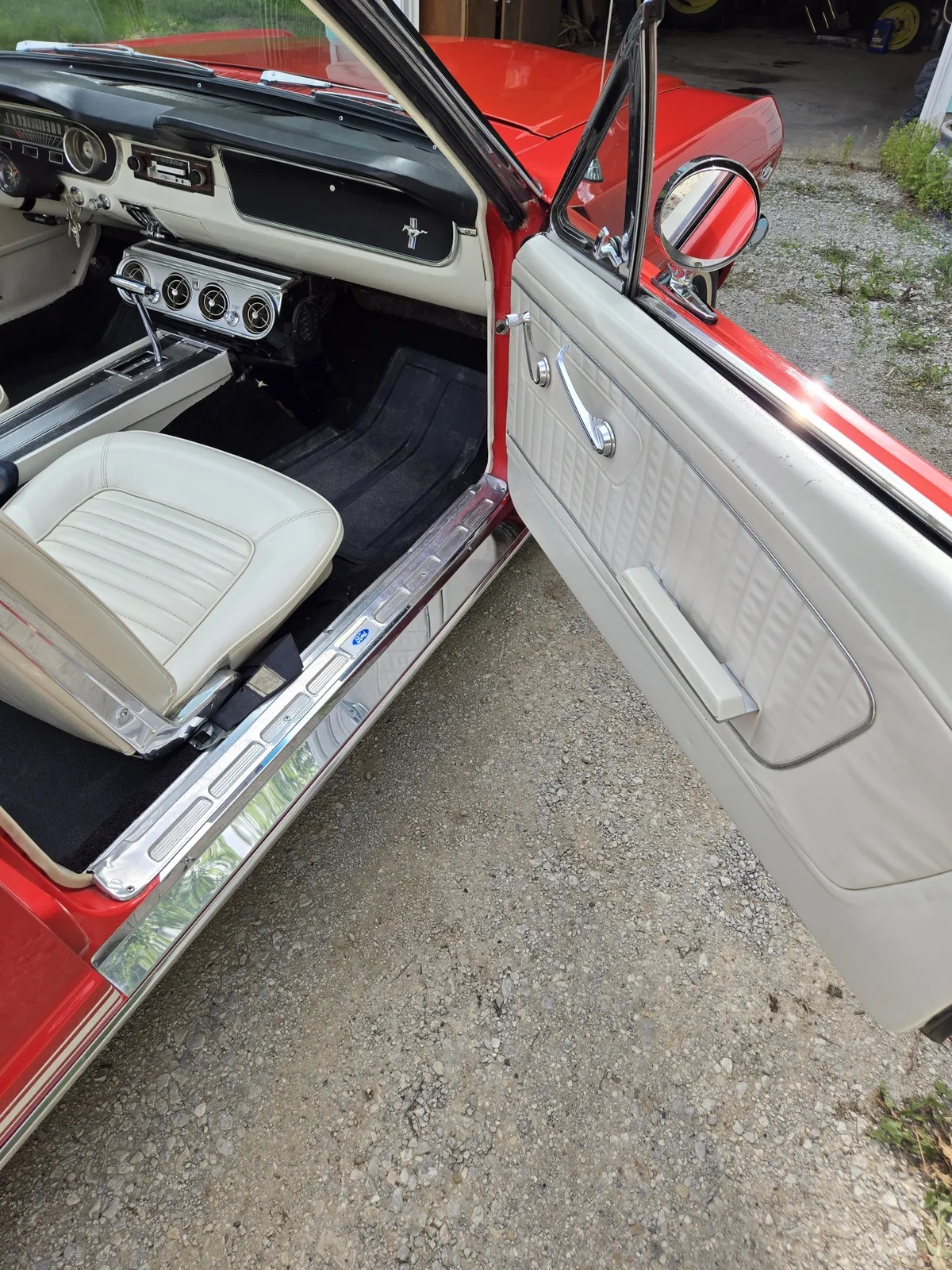 Ford-Mustang-1965-Red-White-14