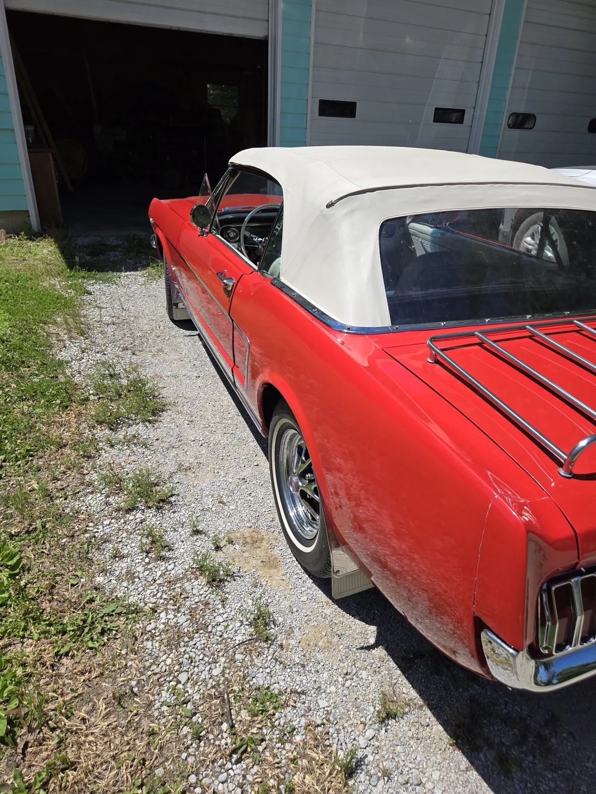 Ford-Mustang-1965-Red-White-2