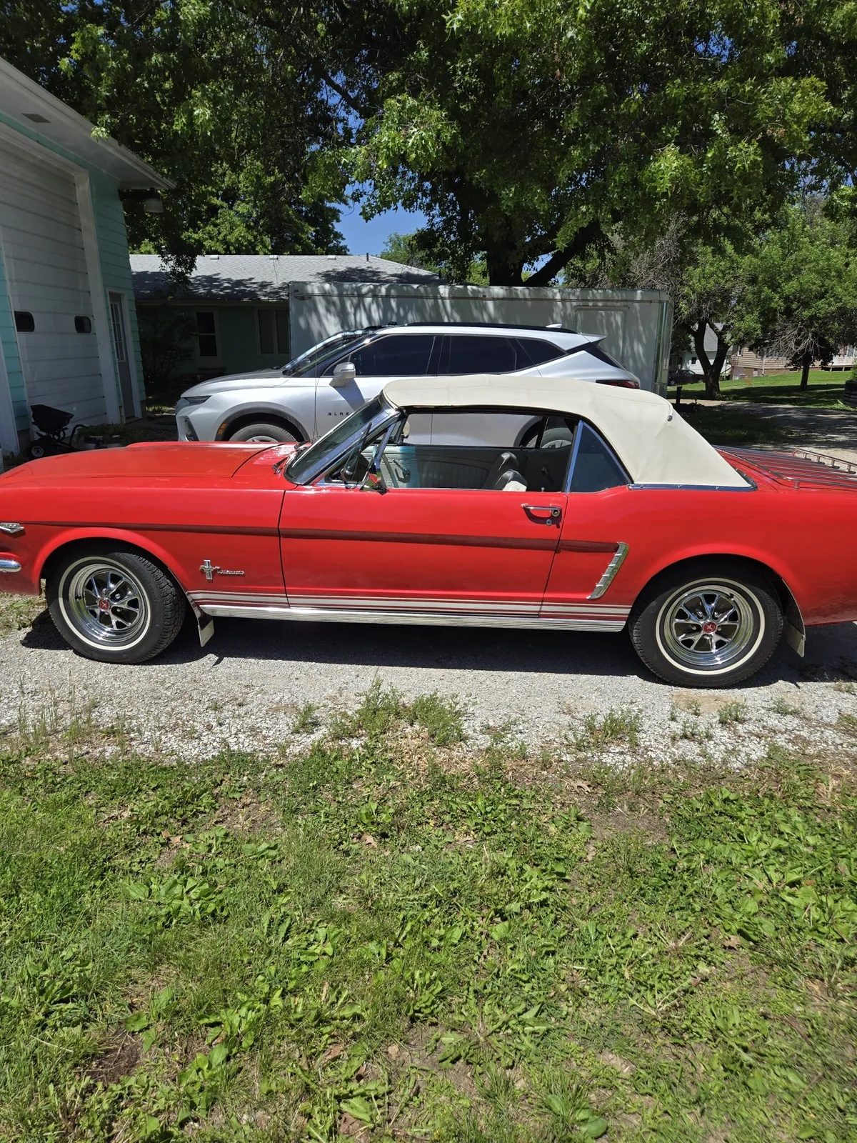 Ford-Mustang-1965-Red-White-3