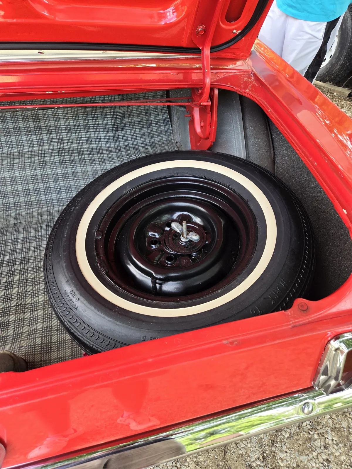 Ford-Mustang-1965-Red-White-5
