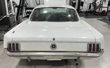 Ford-Mustang-1965-White-Red-1