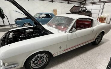 Ford-Mustang-1965-White-Red-5