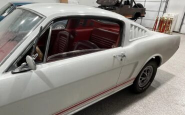 Ford-Mustang-1965-White-Red-6