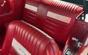 Ford-Mustang-1965-Wimbleton-White-Red-7