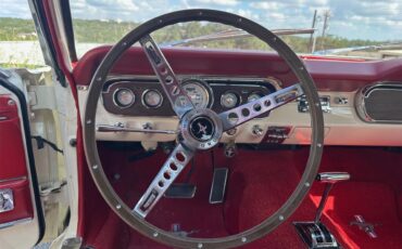 Ford-Mustang-1965-Wimbleton-White-Red-8