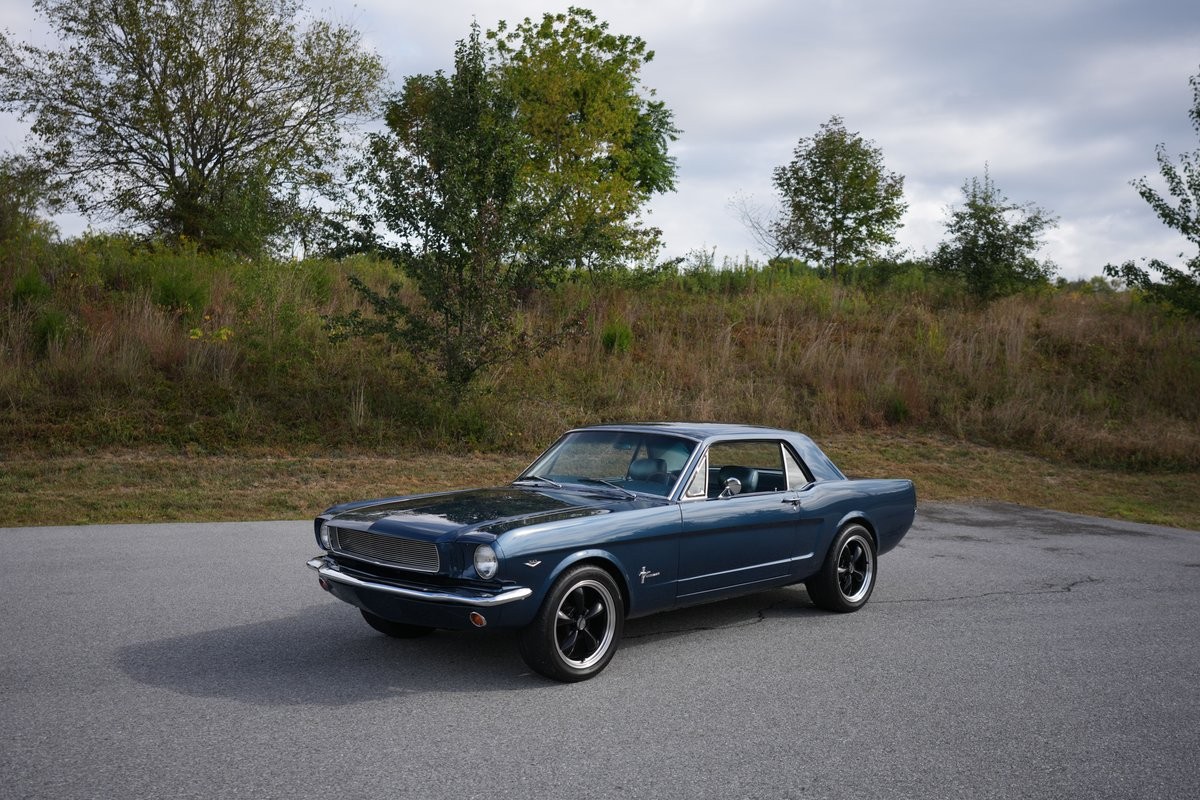 Ford-Mustang-1966-1