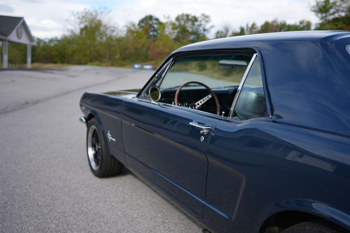 Ford-Mustang-1966-17