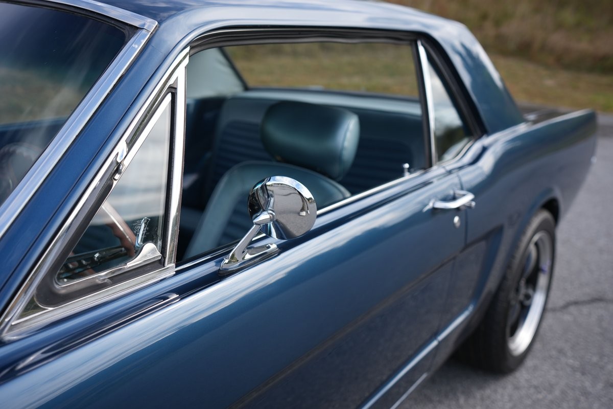 Ford-Mustang-1966-26