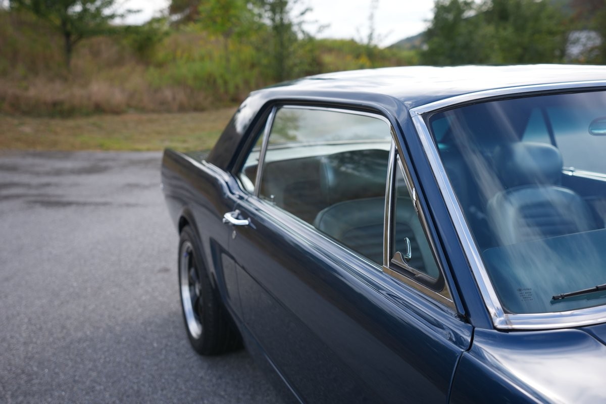 Ford-Mustang-1966-35