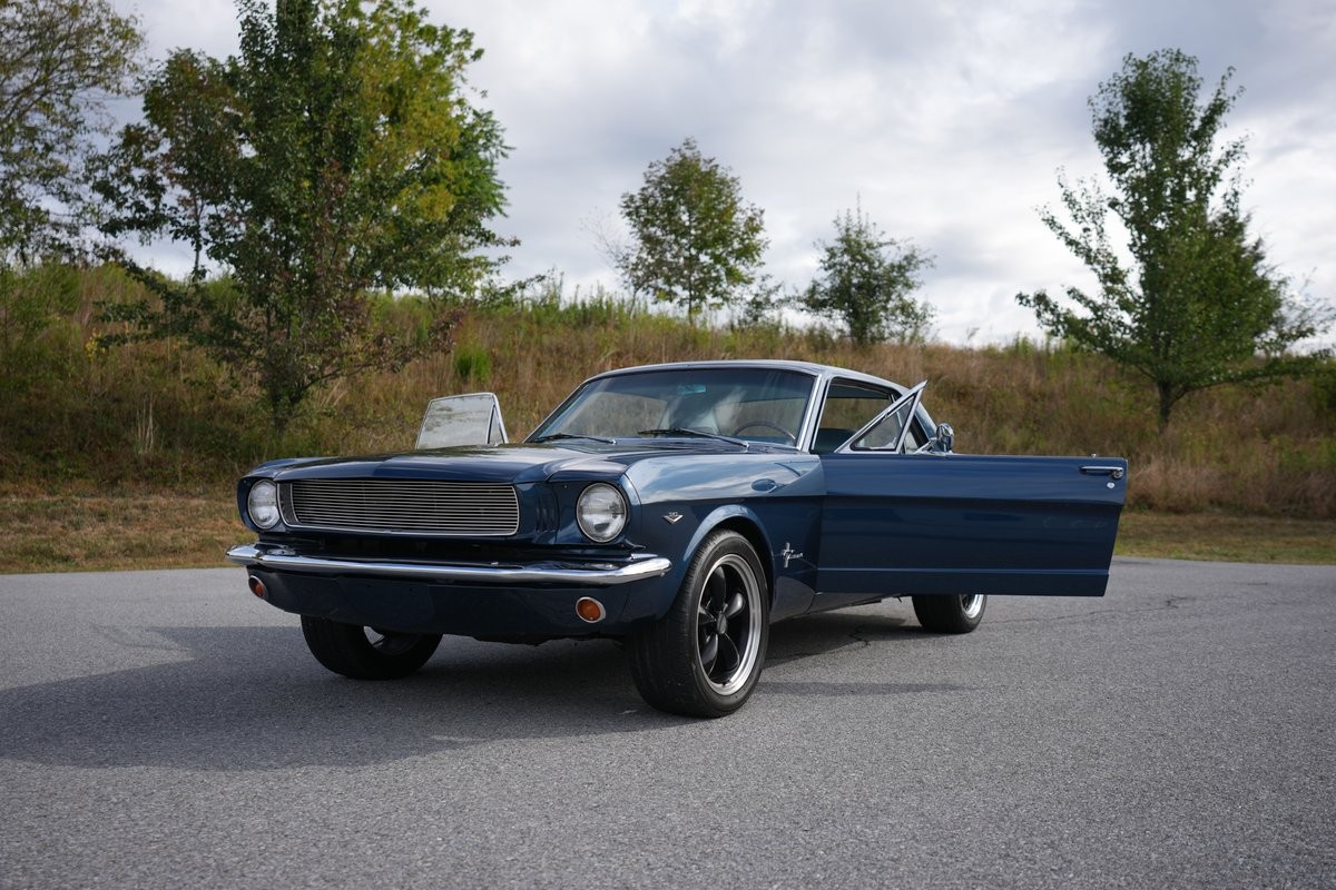 Ford-Mustang-1966-39