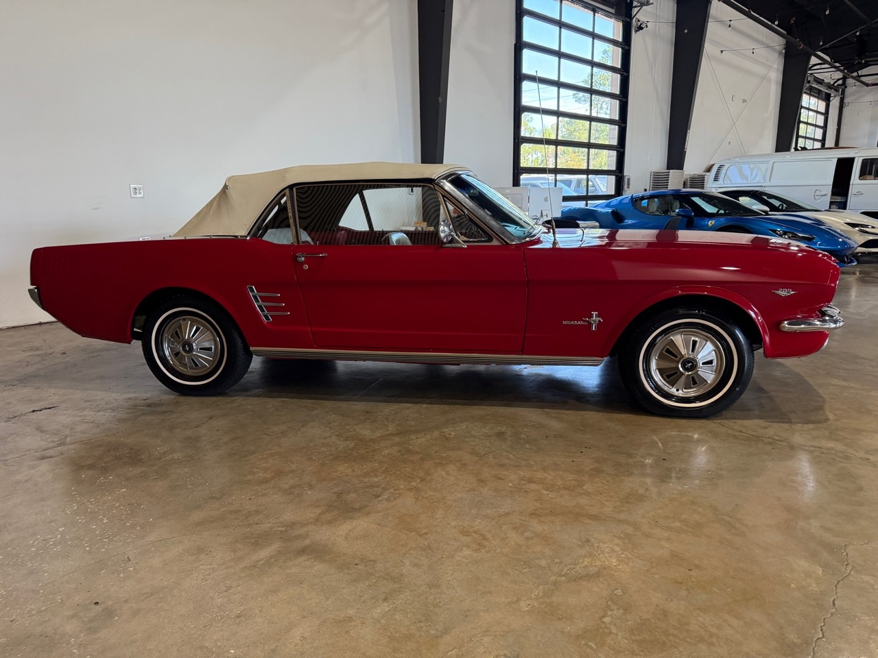 Ford-Mustang-1966-American-Muscle-Car-12