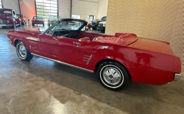 Ford-Mustang-1966-American-Muscle-Car-2