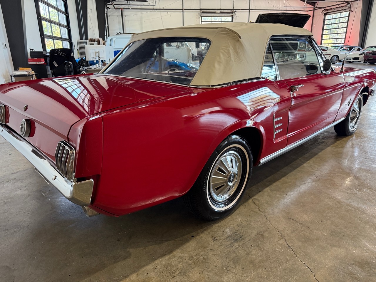 Ford-Mustang-1966-American-Muscle-Car-23