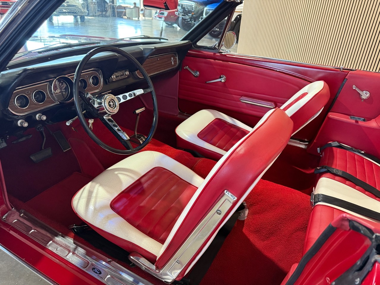 Ford-Mustang-1966-American-Muscle-Car-26