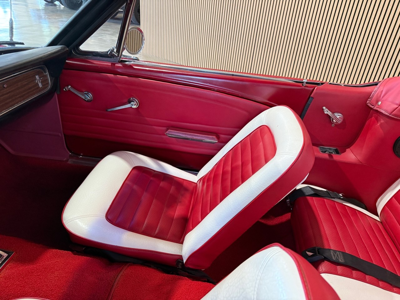 Ford-Mustang-1966-American-Muscle-Car-30