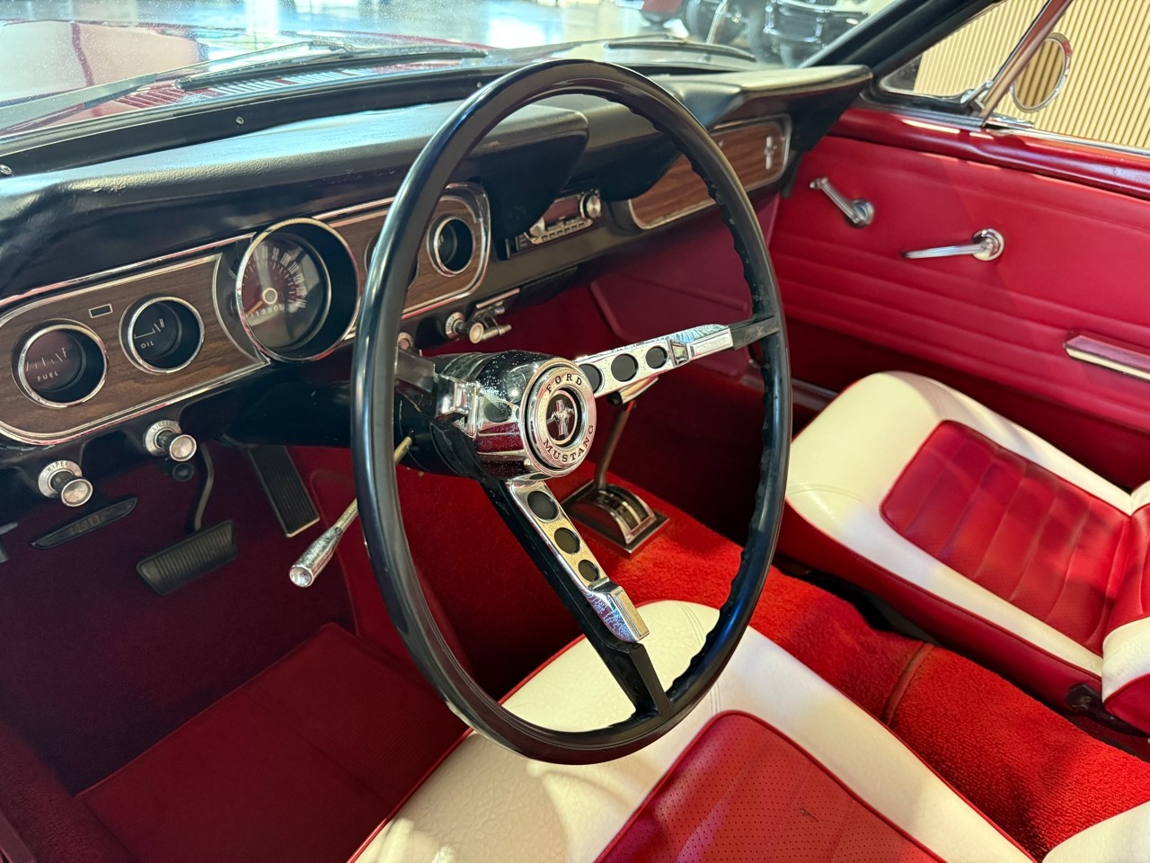 Ford-Mustang-1966-American-Muscle-Car-7