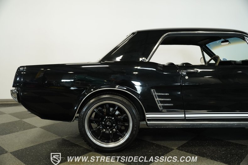 Ford-Mustang-1966-Black-Black-26
