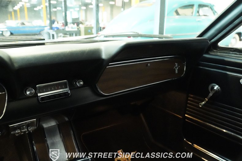 Ford-Mustang-1966-Black-Black-42