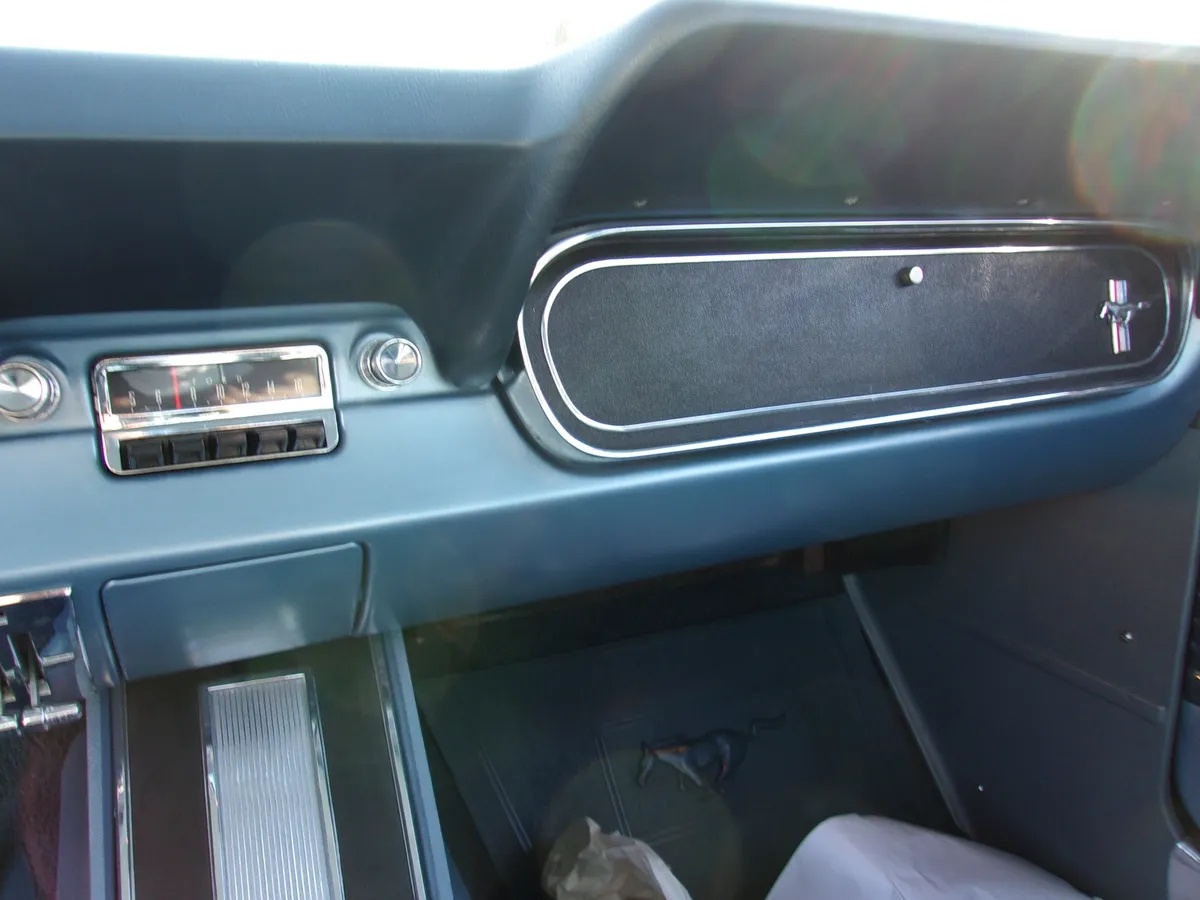 Ford-Mustang-1966-Blue-10