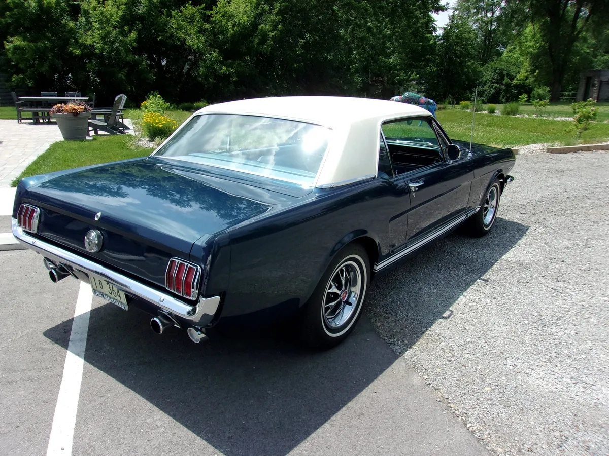 Ford-Mustang-1966-Blue-11