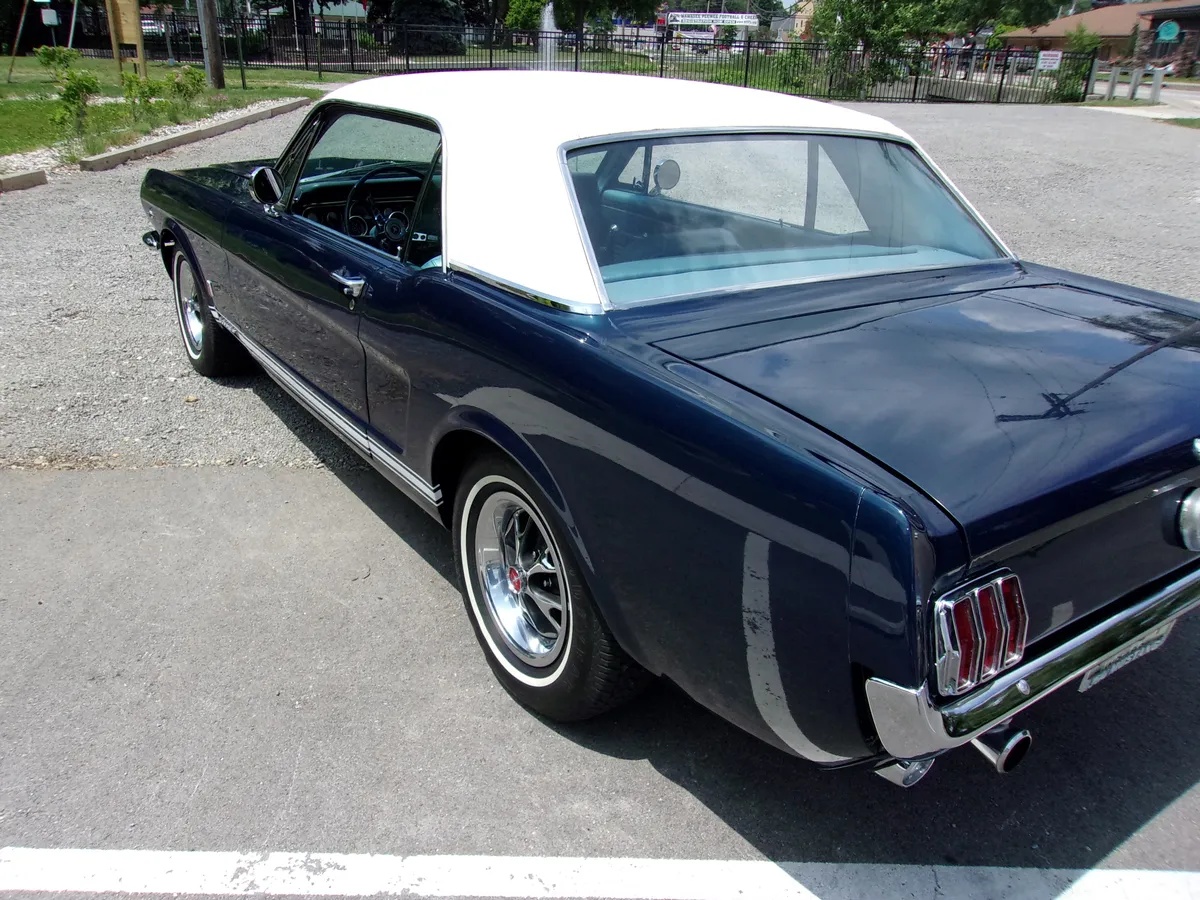 Ford-Mustang-1966-Blue-14
