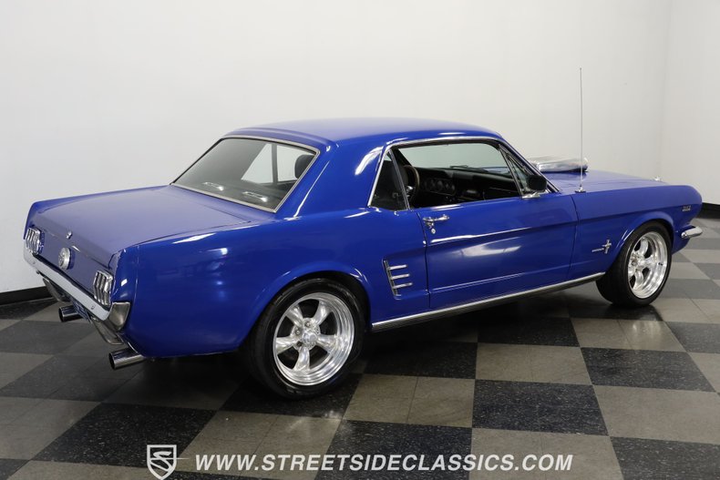 Ford-Mustang-1966-Blue-Black-18