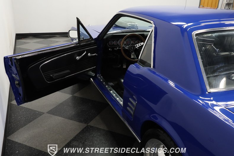 Ford-Mustang-1966-Blue-Black-39