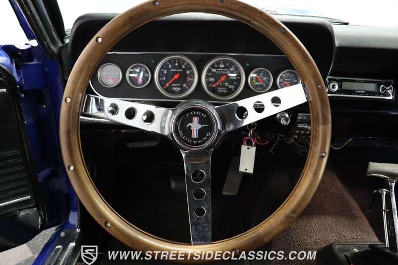 Ford-Mustang-1966-Blue-Black-42