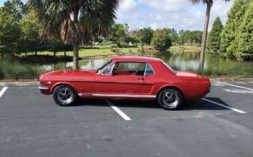 Ford-Mustang-1966-Candy-Apple-Red-Red