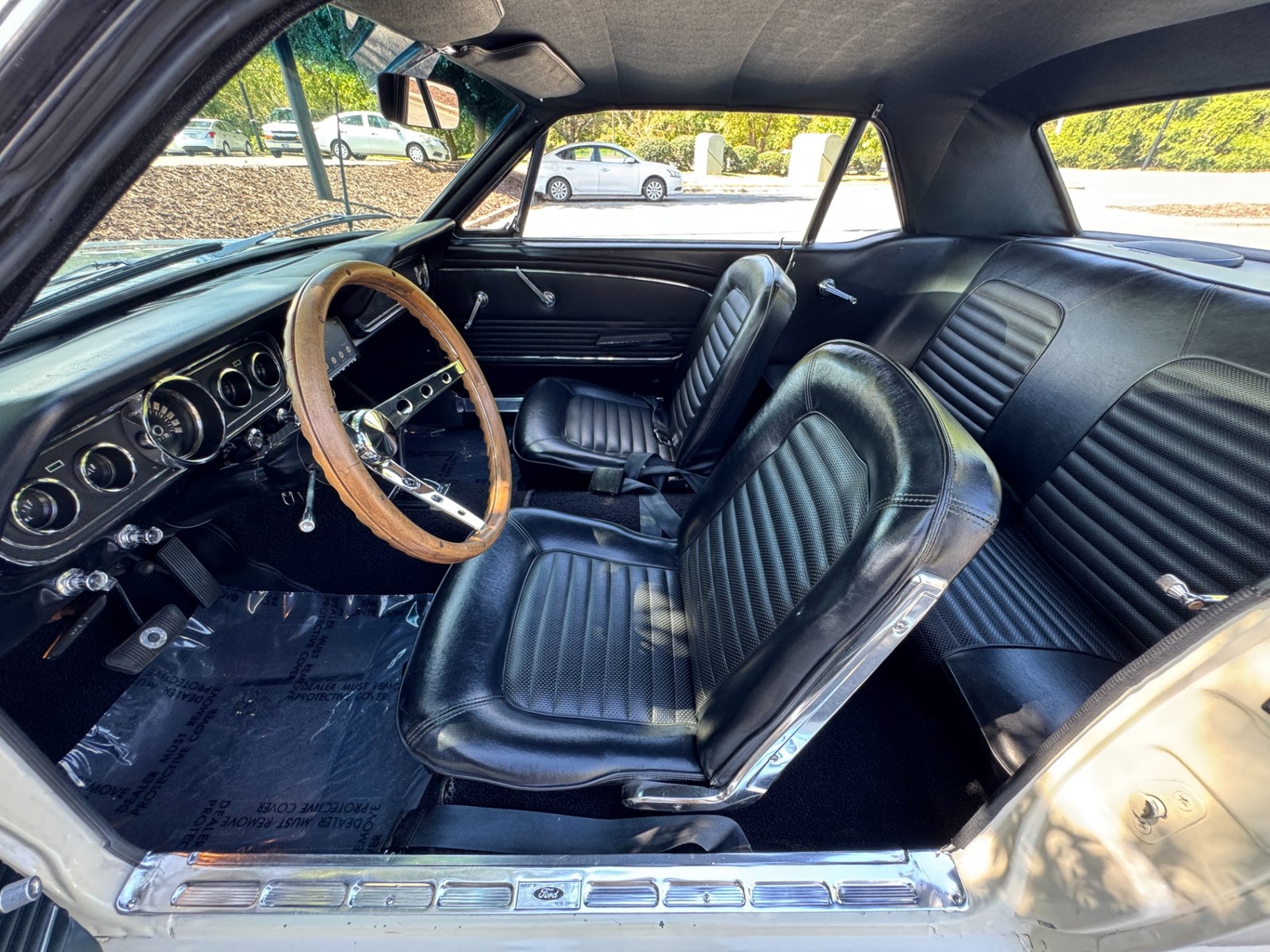 Ford-Mustang-1966-Coupe-25