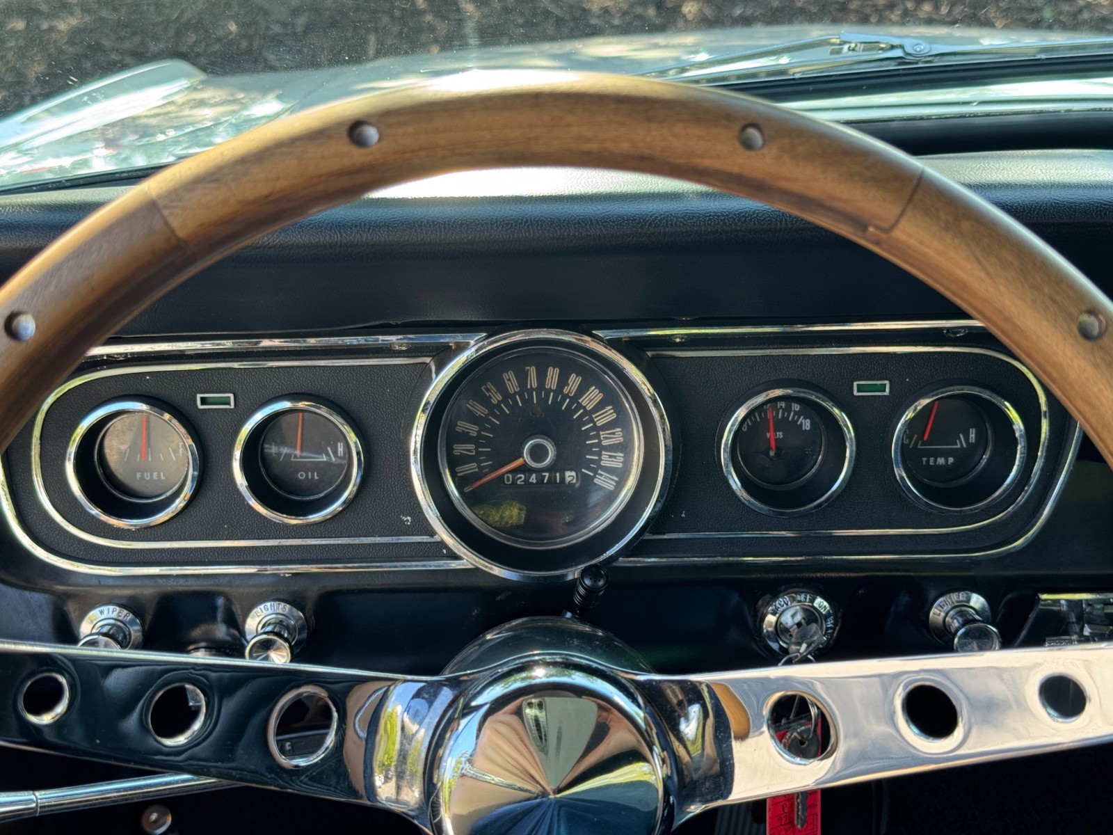 Ford-Mustang-1966-Coupe-32