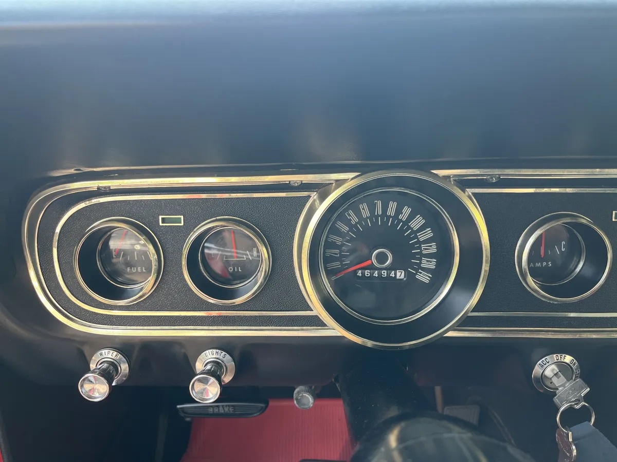 Ford-Mustang-1966-Red-Black-1