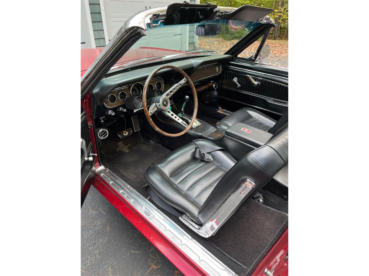 Ford-Mustang-1966-Red-Black-1