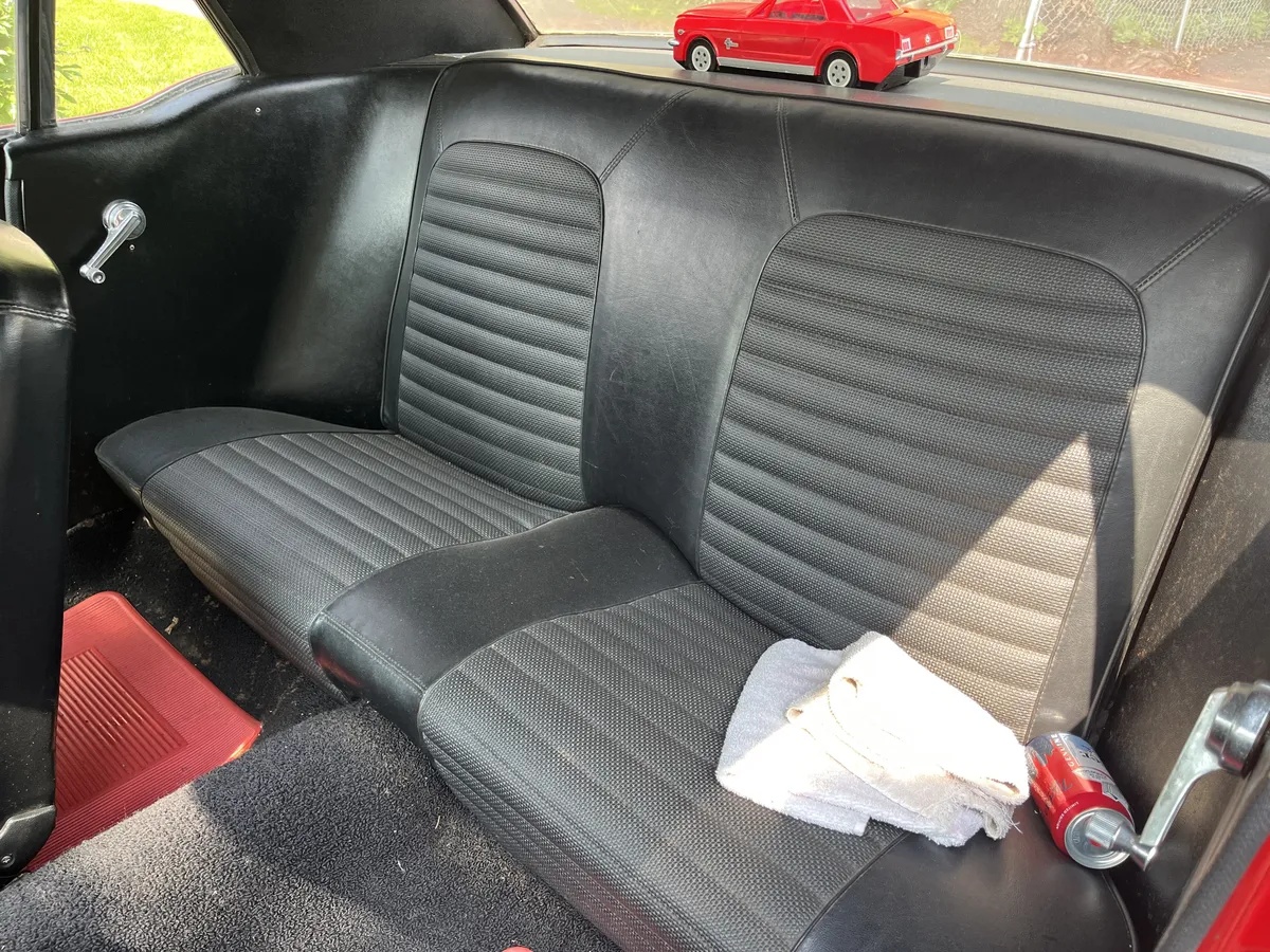 Ford-Mustang-1966-Red-Black-3