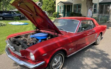 Ford-Mustang-1966-Red-Black