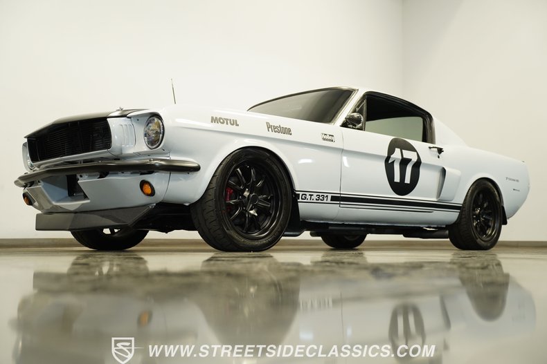 Ford-Mustang-1966-Space-white-Black-1