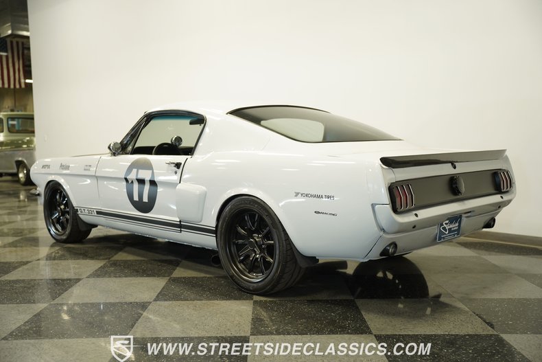 Ford-Mustang-1966-Space-white-Black-10