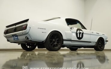 Ford-Mustang-1966-Space-white-Black-14