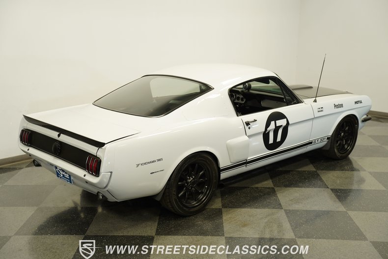Ford-Mustang-1966-Space-white-Black-16