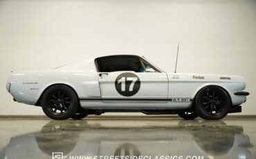Ford-Mustang-1966-Space-white-Black-17