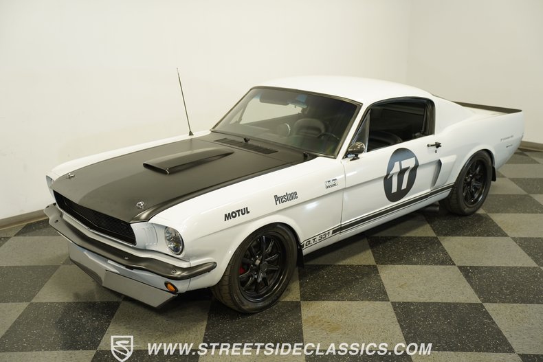 Ford-Mustang-1966-Space-white-Black-2