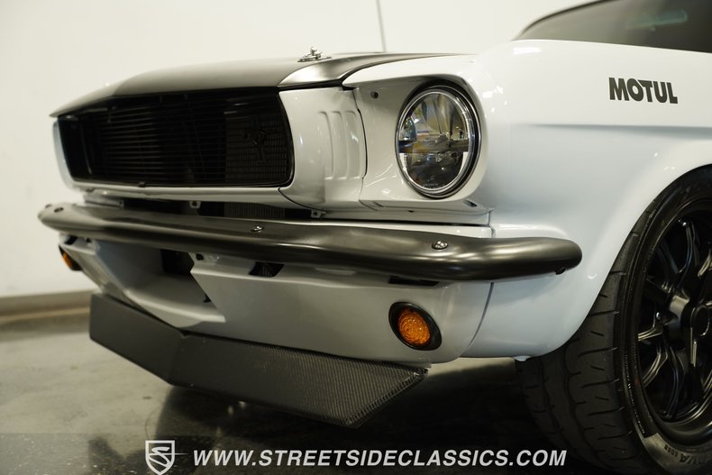 Ford-Mustang-1966-Space-white-Black-23