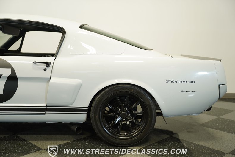 Ford-Mustang-1966-Space-white-Black-25