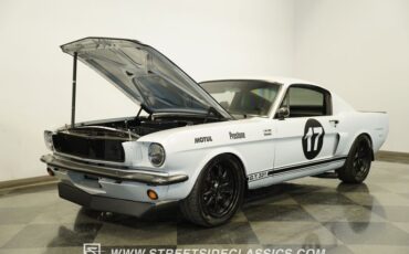Ford-Mustang-1966-Space-white-Black-29